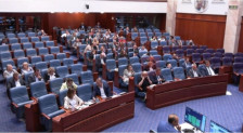 Собранието го донесе Законот за младински додаток: Млади до 23 години вработени во производство ќе добиваат по 3 000 денари - Либертас
