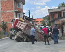 Камион пропадна на улицата „Аџи Мустафа“ во Охрид - Либертас