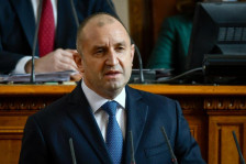 Радев тргна по стапките на Орбан - Либертас