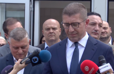 Мицкоски го „промовираше“ Крстевски во градоначалник на Карпош - Либертас