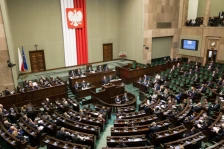 Полска воведува до пет години затвор за онлајн пренос на убиства и силувања - Либертас