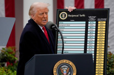 Судот ја поништи одлуката на Трамп за такса од сто илјади долари за H-1B визи - Либертас