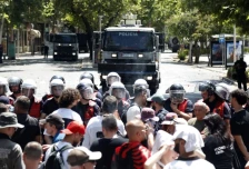 Втора вечер судири меѓу полицијата и студентите на протестите во Тирана - Либертас