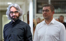 Мицкоски до Апасиев: Не се разбирате од бизнис, а како кукавица доаѓате на говорница и истурате клевети кои немаат никаква врска - Либертас