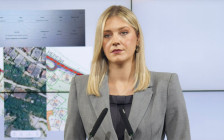 (Видео) Митева: Јакимовски да објасни како е можно за една година со семејството да стане сопственик на две градежни парцели во најелитниот дел на Карпош, Жданец