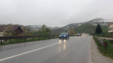 Непречен сообраќај по влажни коловози