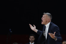 Шарас: На теренот, не изгледаме како професионални спортисти