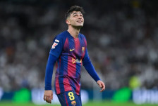 Медиумите го обвинија тренерот Флик за повредата на Педри