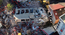 (Видео) Се урна седумкатница во Турција, меѓу загинатите има дете