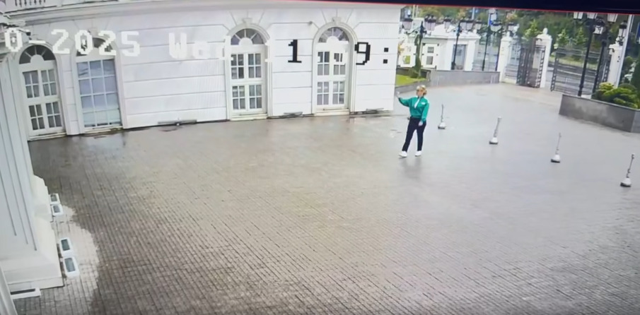 „Додека Данела сака да биде инфлуенсерка и троши време на театар, претпријатијата и штрајкуваат, а вработените немаат плати“, велат од ВМРО-ДПМНЕ