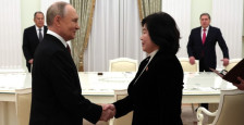Путин со министерката за надворешни работи на Северна Кореја: Се оди според планот