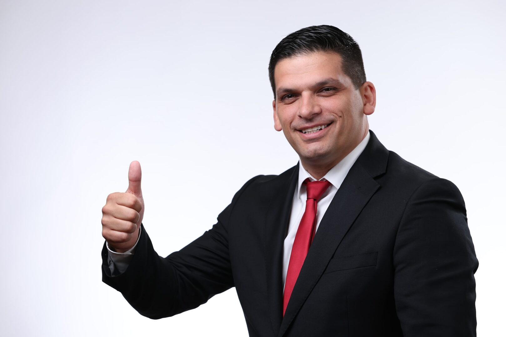 Пецаков прогласи победа во прв круг: Ќе има повеќе од 10.000 разлика