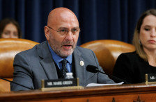 Само еден пратеник гласаше против објавувањето на досиејата на Епштајн