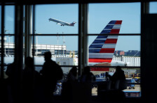 САД може да затворат дел од својот воздушен простор поради блокадата на владата