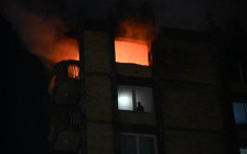 Еден кат подолу од пеколот: фотографот зборуваше за човекот покрај прозорецот во домот во Тузла