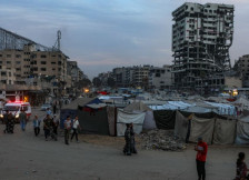 Жителите на Газа: Хамас ги оданочува цигарите, ги регулира цените на пилешкото, тие сакаат контрола