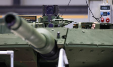 Германија го претстави новиот борбен тенк „Leopard 2A8“