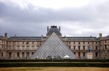 Обвинител: Грабежот во Лувр е дело на ситни криминалци, а не на професионалци