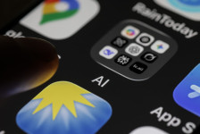 ЕП: Социјалните мрежи и вештачката интелигенција не се за лица под 16 години