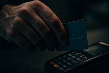 Скопјанец со туѓа изгубена картичка плаќал во продавници, поднесена пријава