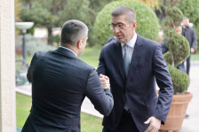 Мицкоски со порака до градоначалниците: Разгледајте ги можностите кои ги нуди Ресурсниот центар, побарајте експертска помош