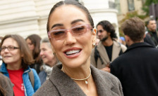 (Видео) Српската инфлуенсерка ја носи најмодерната јакна за сезоната: „Премногу скапа, но совршена“