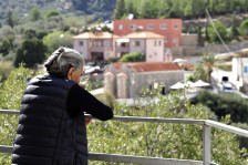 Грција се соочува со тешка демографска криза, младите остануваат дома до 30 година