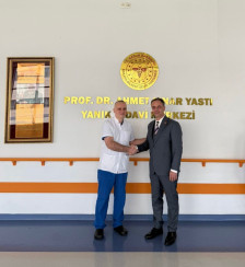 Алиу во Турција во посета на градската болница, каде што беа згрижени шест од повредените лица во Кочани