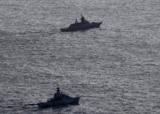 Британската морнарица пресретна руски бродови во Ламанш
