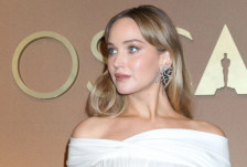 (Фото) Прорез на незгодно место откри премногу: oд опуштена мајка до секси заводничка