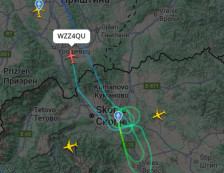 Два авиони наместо во Скопје пренасочени во Приштина поради силен ветер