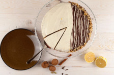 (Видео) Најбрзата торта на светот – готова за 5 минути: без печење, а сè имате дома