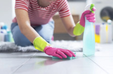 (Видео) Топла вода и три состојки од кујната – вашите плочки ќе светат како штотуку да сте ги купиле