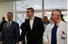 (Видео) Да ги пронајдеме мешетарите што го рушат имиџот на здравството: Мицкоски со најава за сериозни реформи