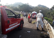 Најмалку десет луѓе загинаа во автобуска несреќа во Мексико