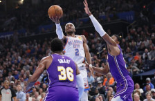 (Видео) Шампионска лекција за Лејкерси, Вориорс победија во Сан Антонио