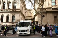 Мајка и ќерка во Австралија се преправале дека се видовити: измамиле луѓе за 46 милиони долари