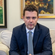 Муцунски во работна посета на Брисел: во фокусот унапредување на соработката меѓу ЕУ и регионот, со акцент на безбедноста, одбраната, справувањето со хибридните закани