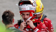 Леклерк блиску до одлука да го напушти Ферари