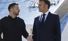 Зеленски в понеделник во Париз