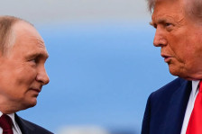 Песков: Разговор меѓу Путин и Трамп може да се организира во секое време