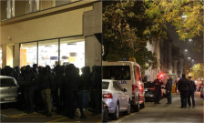 (Видео) Околу 50 маскирани лица дојдоа пред Српскиот културен центар во Загреб