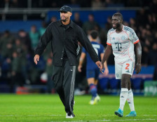 Компани: Сè е супер, но трофеите не се освојуваат во ноември