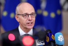 Премиерот на Луксембург: Русија мора да разбере дека не може да ја преобликува Европа со сила