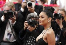 (Фото) Холивудска ѕвезда се породи и објави фотографија од болница: „Беше лудо возење“