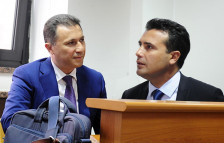 Поранешните премиери се скараа на „Фејсбук“: Груевски вели дека Заев е дволичен, тој му одговори дека треба да си најде хоби, а не да пишува епопеи од бегство