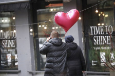 Почнува сезоната на раскинувања: повеќето врски се распаѓаат непосредно пред празниците, позната и причината