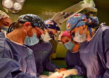 На Клиниката за пластична хирургија извршени две сложени микрохируршки операции