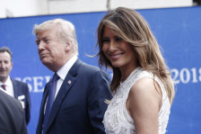 (Видео) Трамп ја коментираше долната облека на Меланија, луѓето се шокирани: „Толку е совршена...“