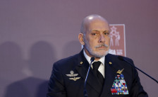 Врховниот адмирал на НАТО: Размислуваме за поагресивен пристап против Русија